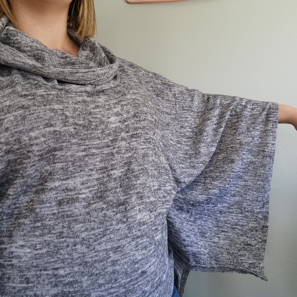 Poncho sweater - Picture 4 of 4